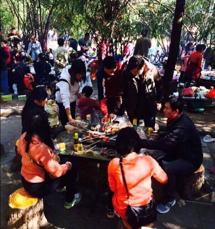 濃情冬日，戶外燒烤話情誼